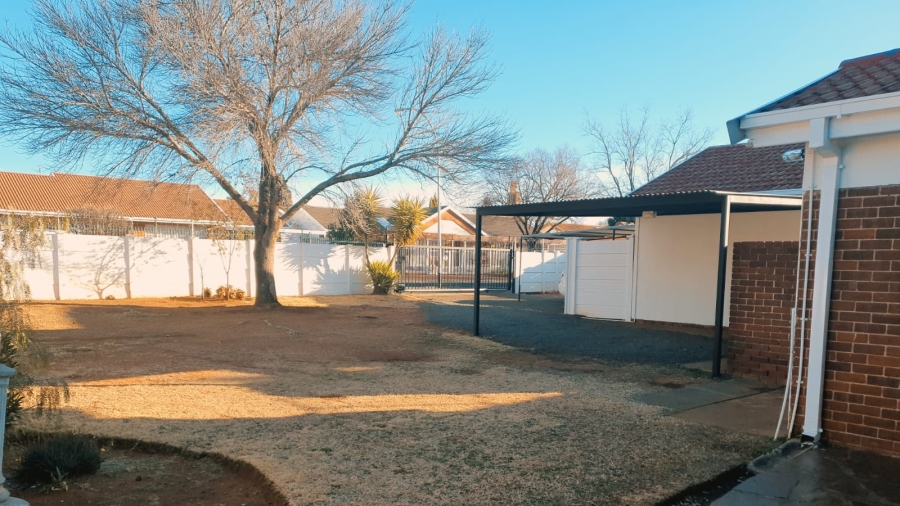 To Let 3 Bedroom Property for Rent in Fichardt Park Free State